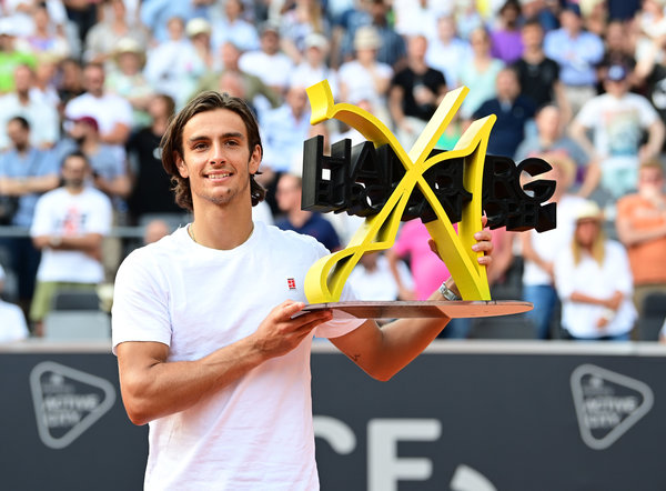 以彻底击败 以彻底击败